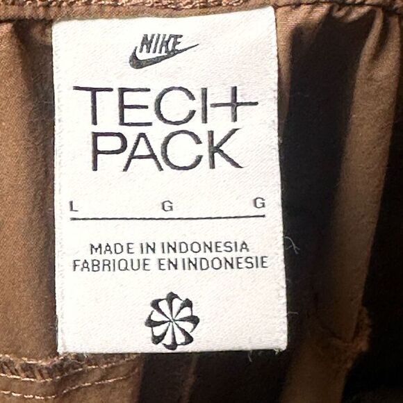 Nike Sportswear Tech Pack Woven Sneaker Pants - Picture 4 of 5